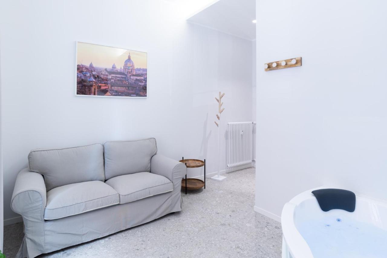 White Home Suite And Rooms Rzym Zewnętrze zdjęcie